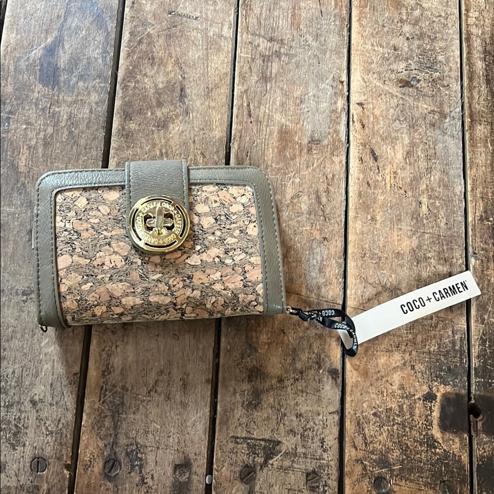 COCO & CARMEN Tan and Gold Wallet NWT - Picture 6 of 6